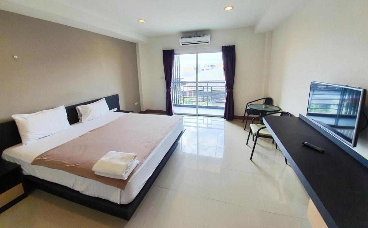 B Space Residence Nong Prue Buitenkant foto