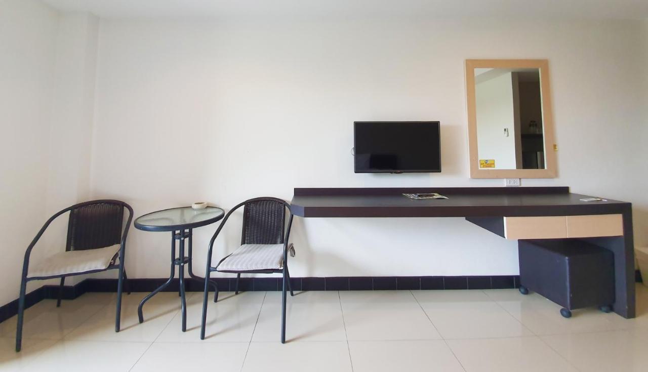 B Space Residence Nong Prue Buitenkant foto
