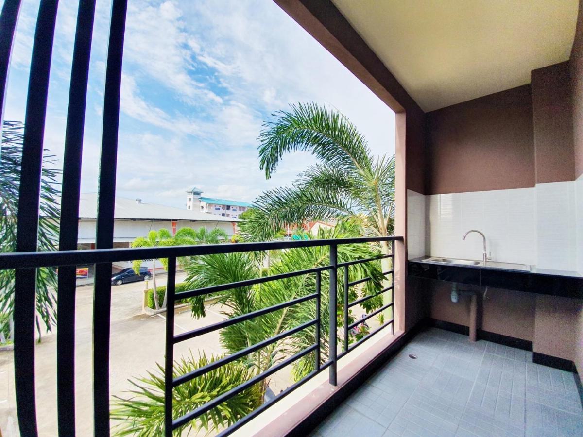 B Space Residence Nong Prue Buitenkant foto