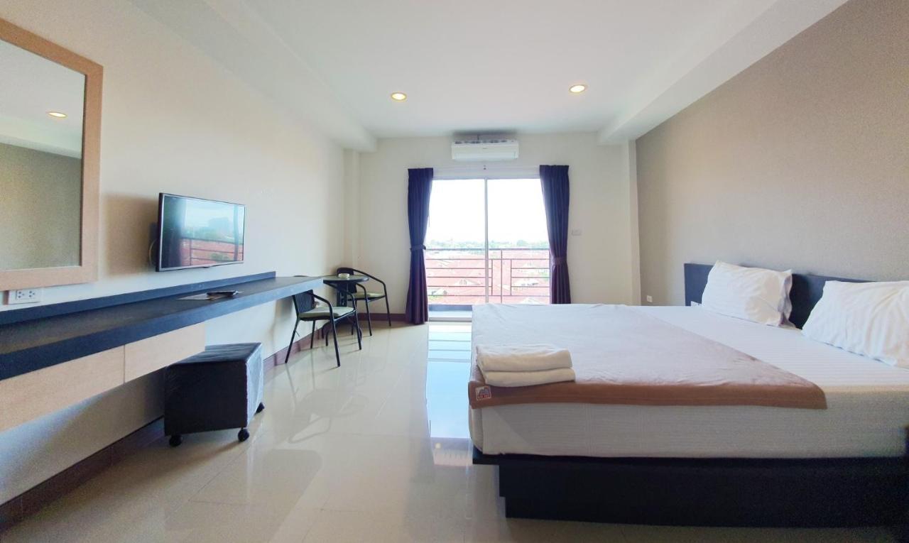 B Space Residence Nong Prue Buitenkant foto