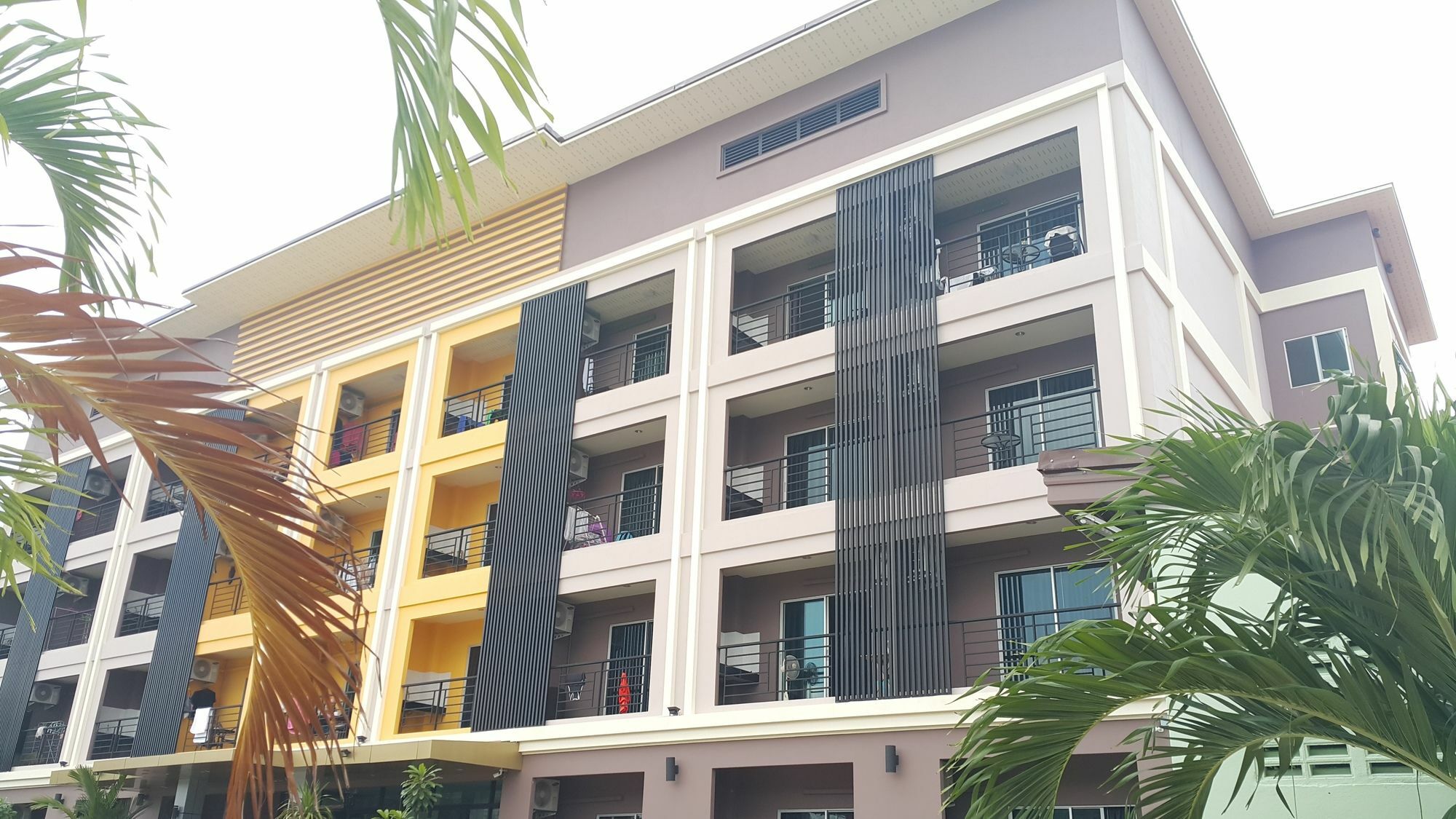 B Space Residence Nong Prue Buitenkant foto