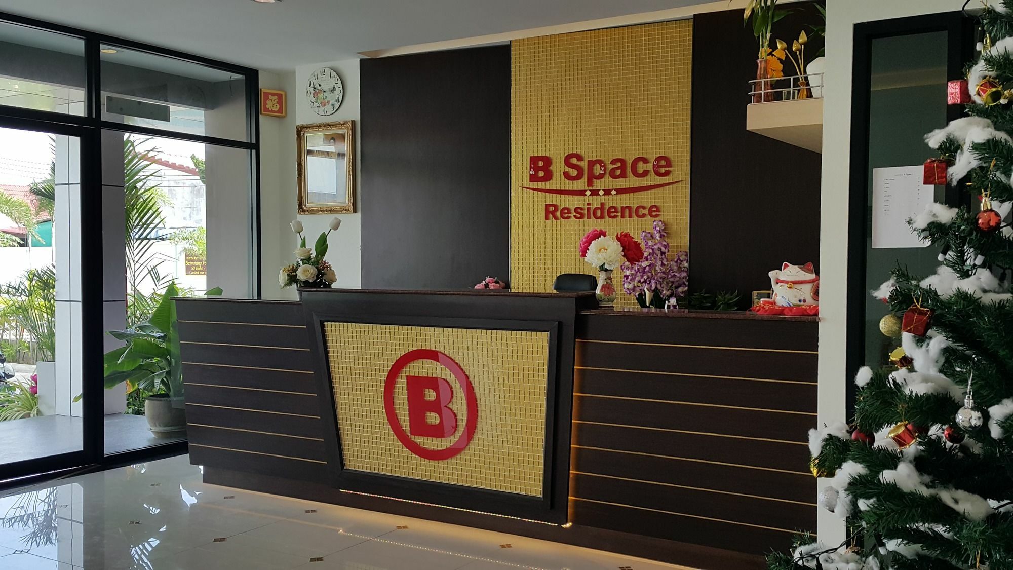 B Space Residence Nong Prue Buitenkant foto