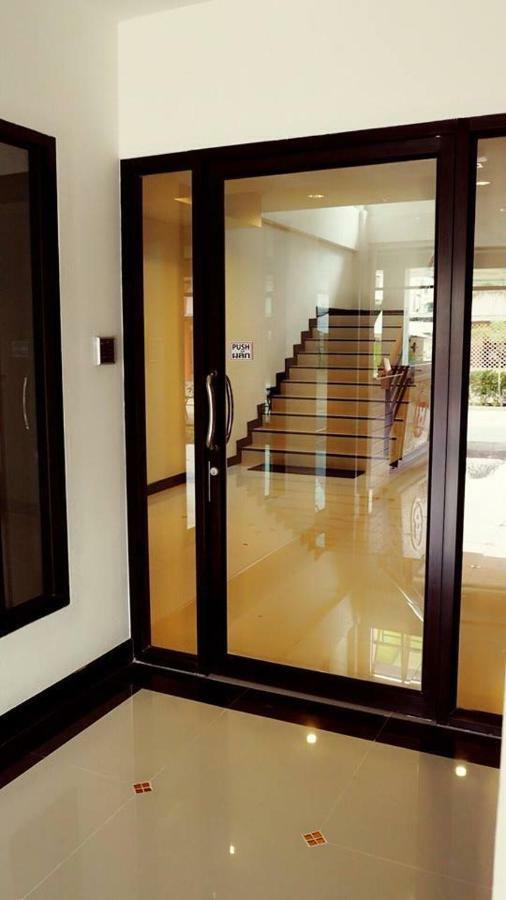 B Space Residence Nong Prue Buitenkant foto