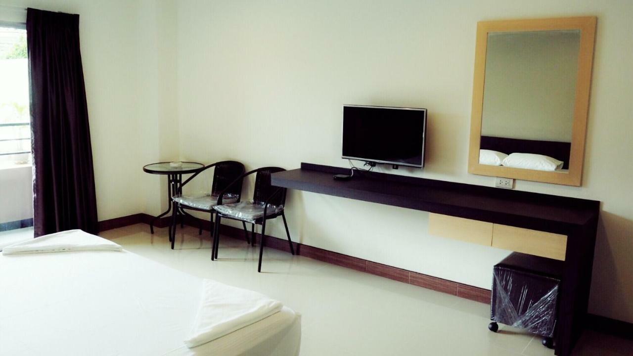 B Space Residence Nong Prue Buitenkant foto