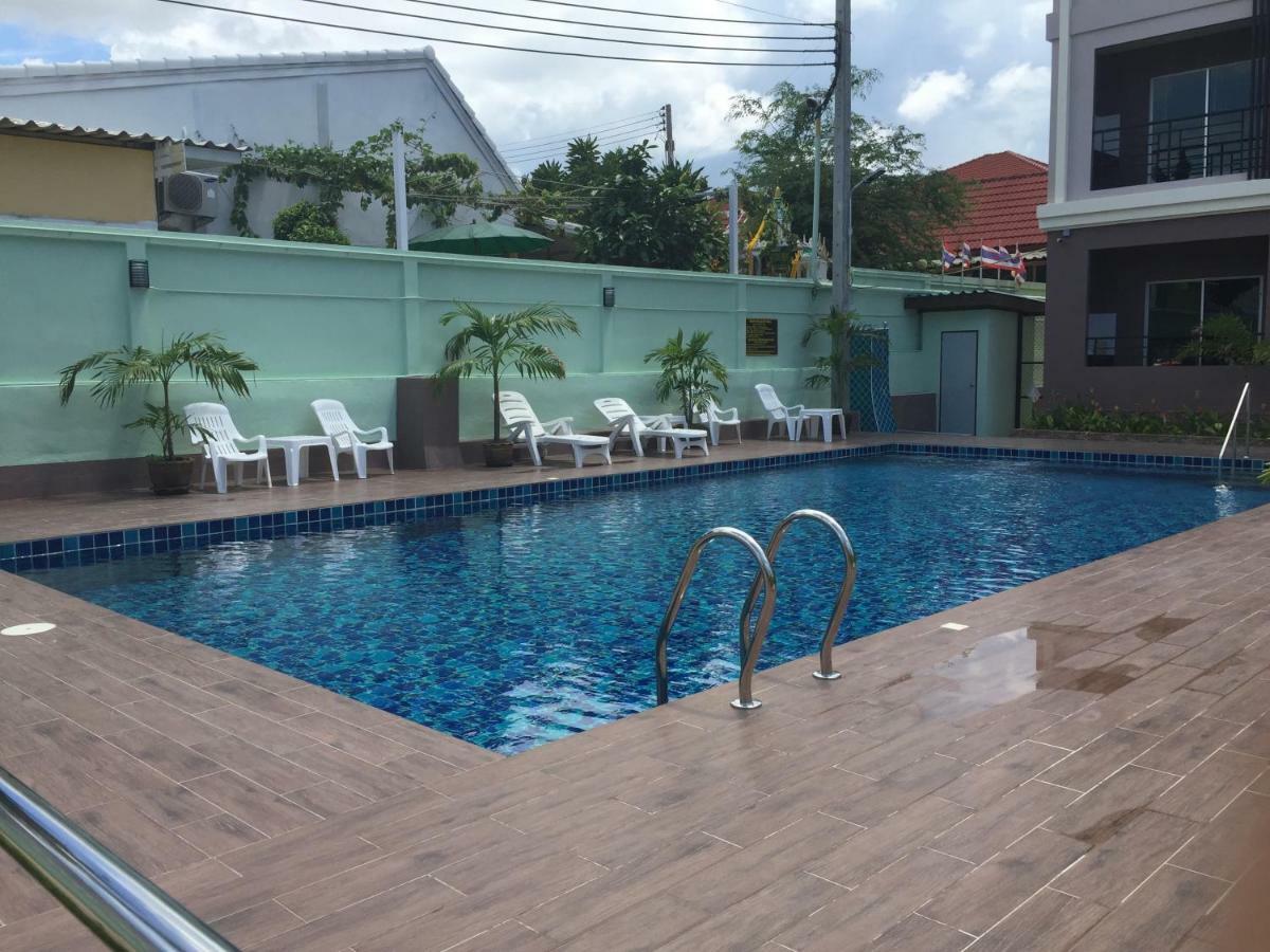 B Space Residence Nong Prue Buitenkant foto