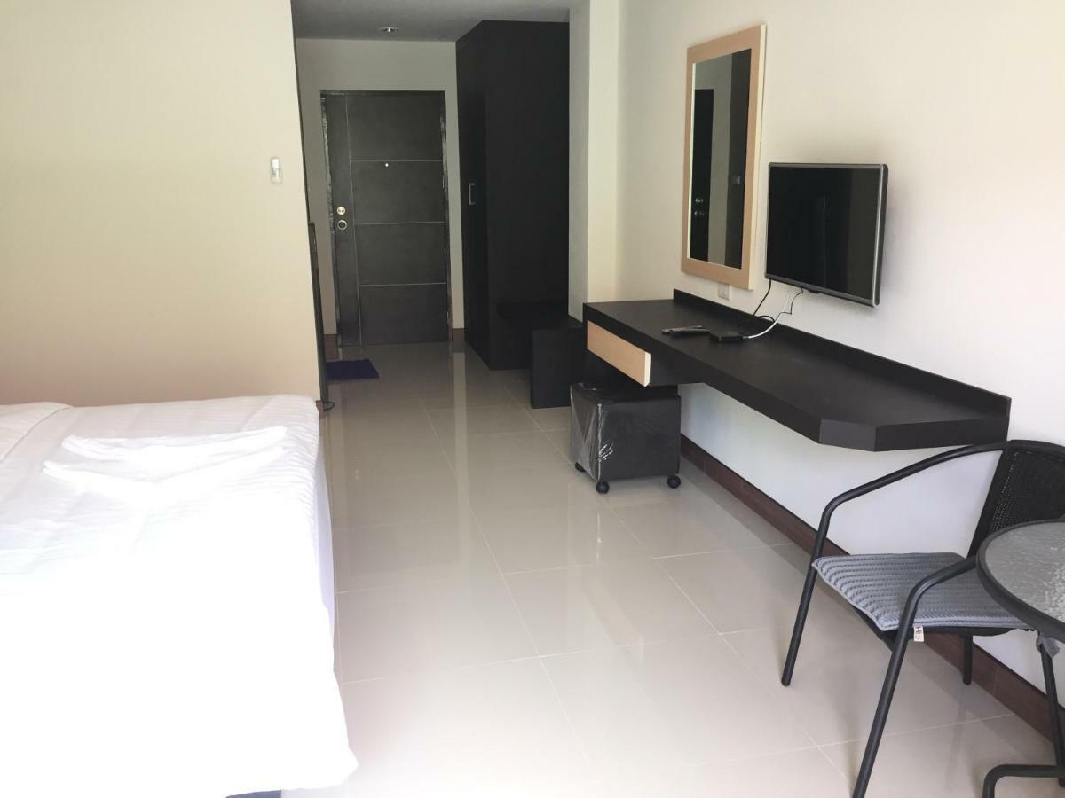B Space Residence Nong Prue Buitenkant foto